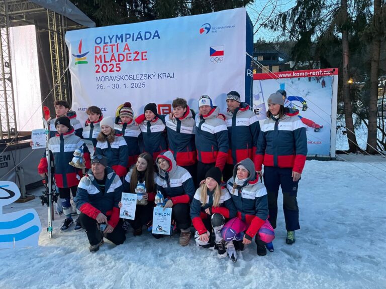 Sjezdové lyžování lyžaři vrchlabí 00004